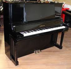 PIANO YAMAHA UX30A